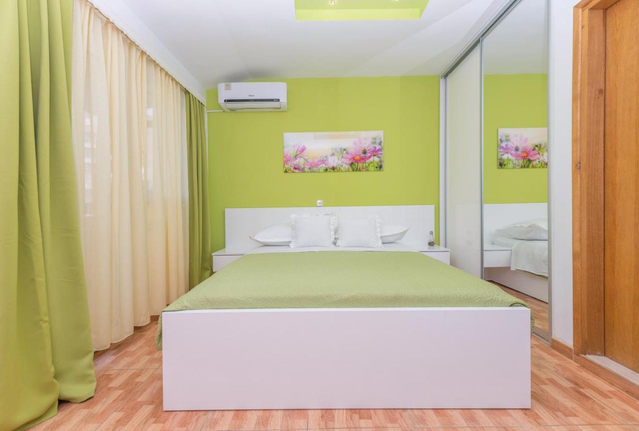Apartments Villa Vujcic Makarska Exterior foto