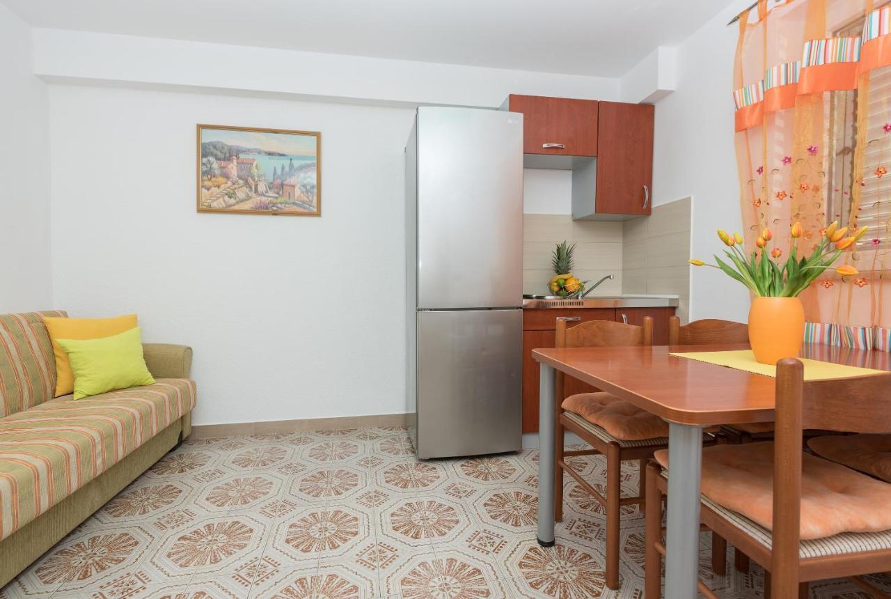 Apartments Villa Vujcic Makarska Exterior foto
