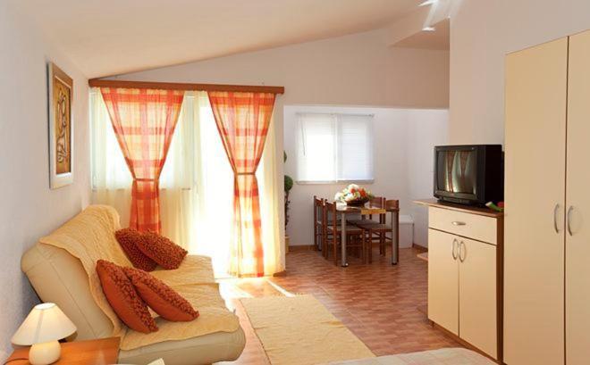 Apartments Villa Vujcic Makarska Exterior foto